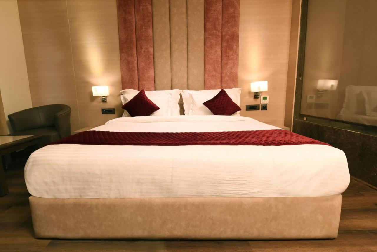 The Pribson Hotel Amritsar Exterior photo